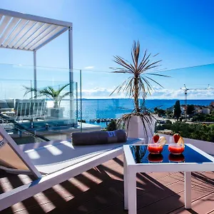 https://dedaj-resort-villa-delux.hotelinzadar.com