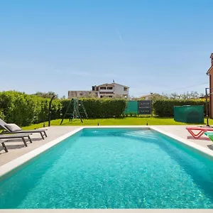 https://holiday-home-dori-fazana.pula-hotels.org